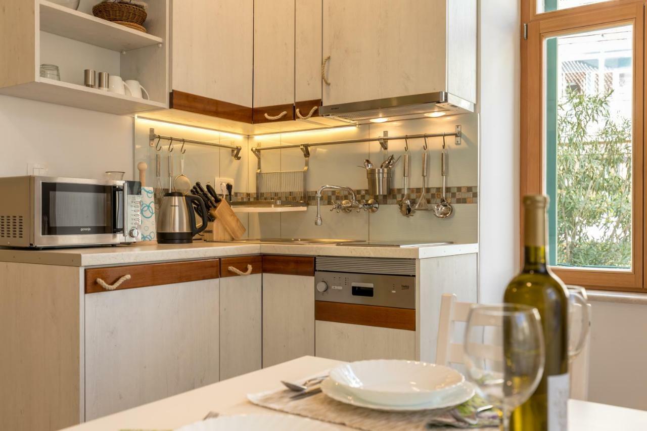 Studio Apartment Dzapo Split Exterior foto