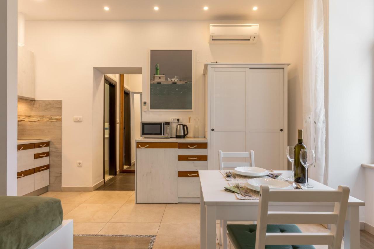 Studio Apartment Dzapo Split Exterior foto